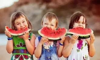 群众吃瓜人物图片,揭秘群众吃瓜人物众生相